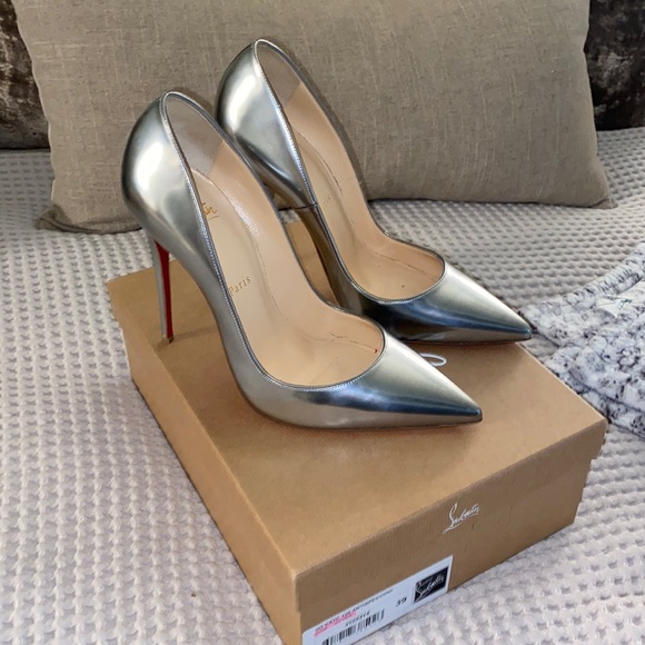 Christian Louboutin Shoes - So Kate Christian Louboutin heels size 39